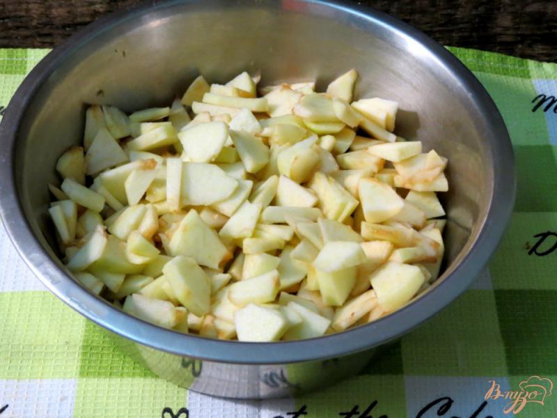 Фото приготовление рецепта: Яблочный пирог с лавашом шаг №2