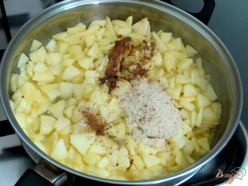 Фото приготовление рецепта: Яблочный пирог с лавашом шаг №5