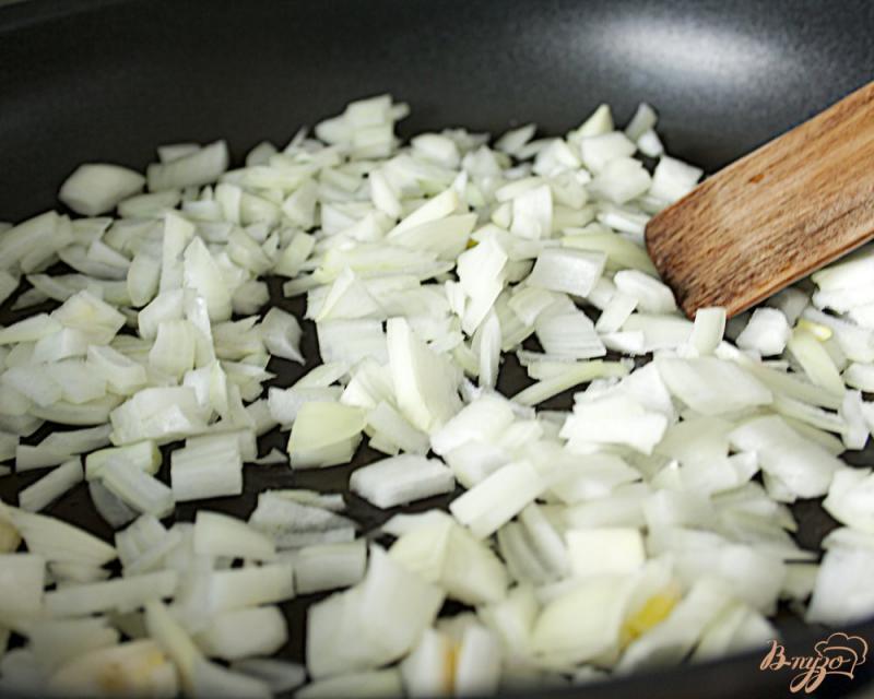Фото приготовление рецепта: Морковные «кулечки» с гречкой и яблоками шаг №3