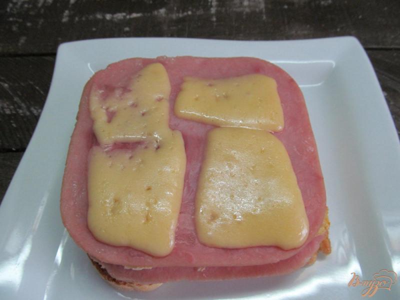 Фото приготовление рецепта: Сэндвич крок-мадам шаг №8