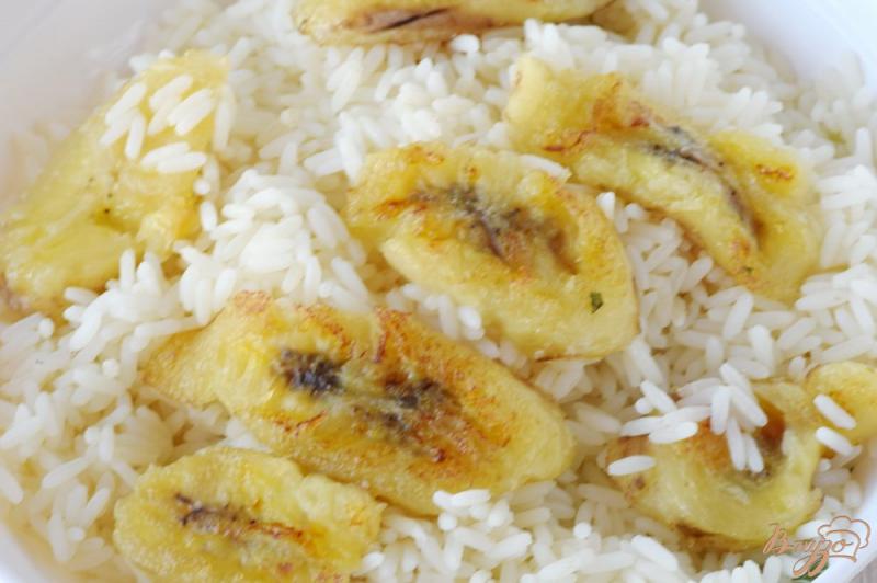 Фото приготовление рецепта: Острый рис с бананом шаг №3
