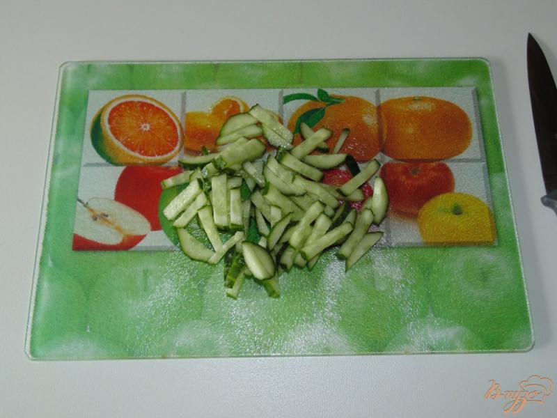 Фото приготовление рецепта: Капустный салат со свежим огурцом и стручковой фасолью шаг №3