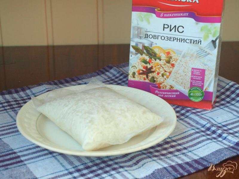 Фото приготовление рецепта: Рисовая запеканка с куриным филе и вялеными помидорами шаг №2