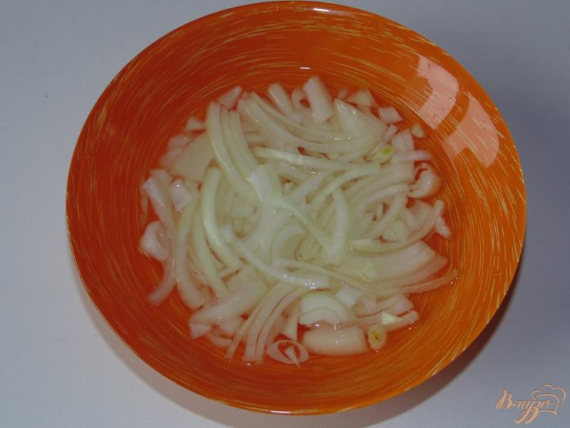 Фото приготовление рецепта: Салат с редисом и яйцом шаг №1