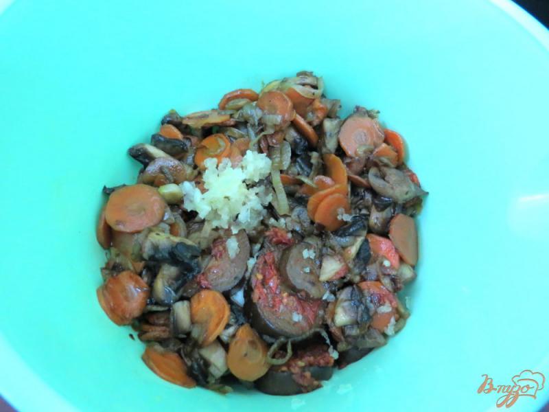 Фото приготовление рецепта: Икра из баклажанов с грибами шаг №9