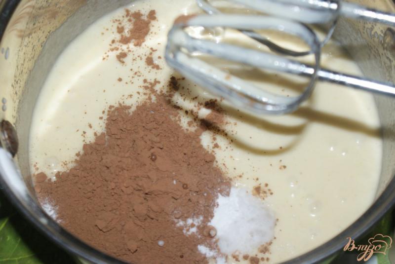Фото приготовление рецепта: Мокрый шоколадный манник шаг №3