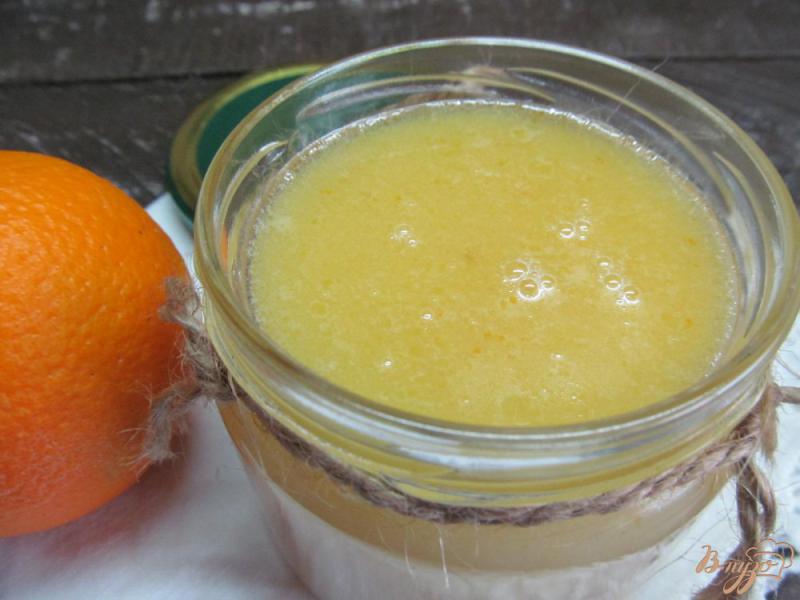 Фото приготовление рецепта: Сгущенное молоко с цедрой апельсина и ванилью шаг №4