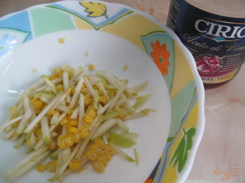 Фото приготовление рецепта: Салат из свеклы с яблоком шаг №1