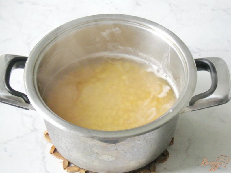 Фото приготовление рецепта: Гороховый суп с крутонами шаг №1