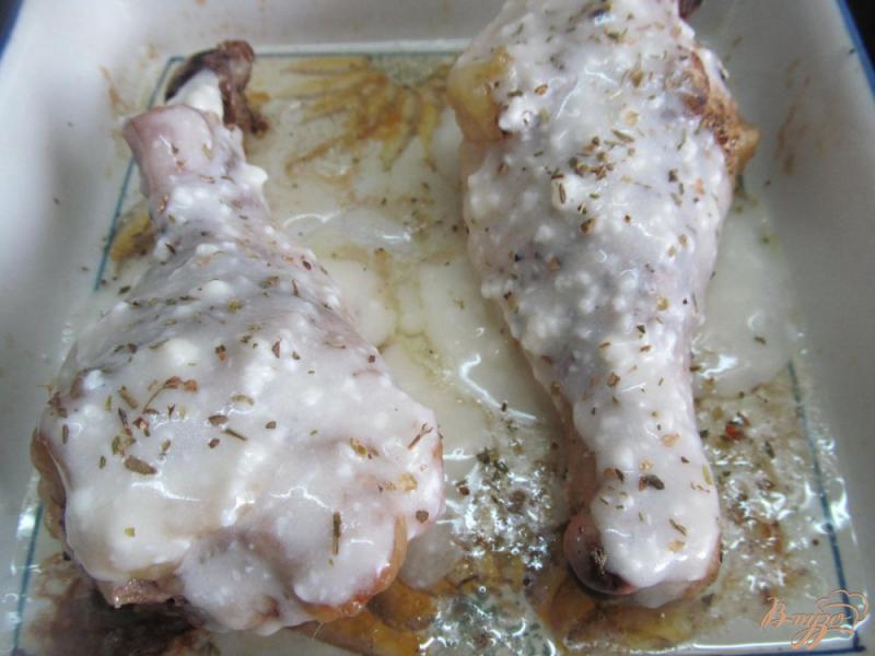 Фото приготовление рецепта: Куриные ножки под творожным соусом шаг №4