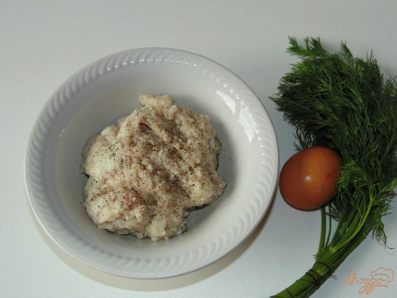Фото приготовление рецепта: Котлеты из филе индейки с салом и зеленью шаг №2