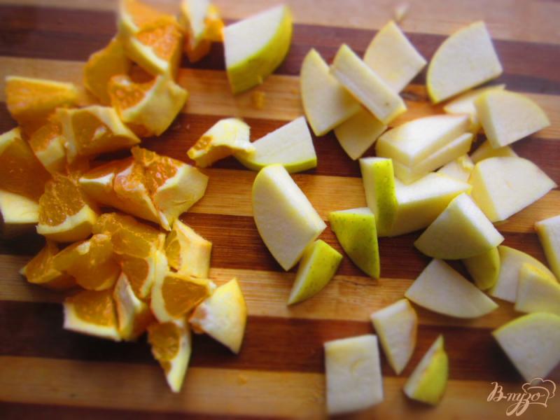 Фото приготовление рецепта: Салат с капустой и апельсином шаг №2