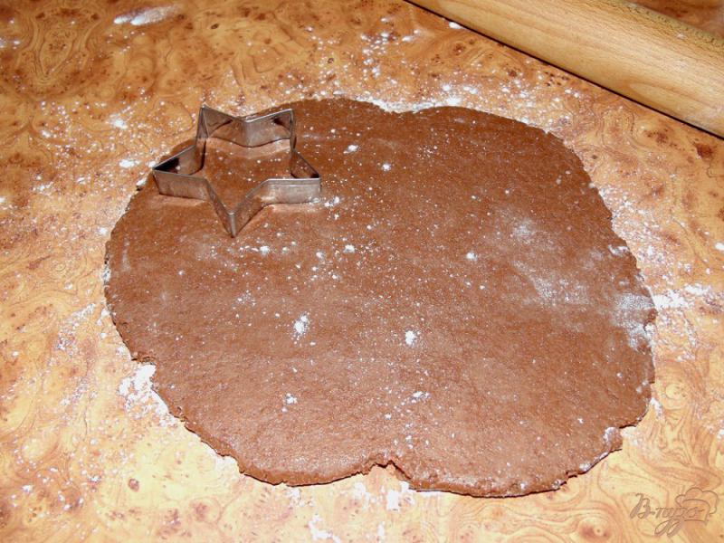 Фото приготовление рецепта: Шоколадное печенье с пряностями шаг №4