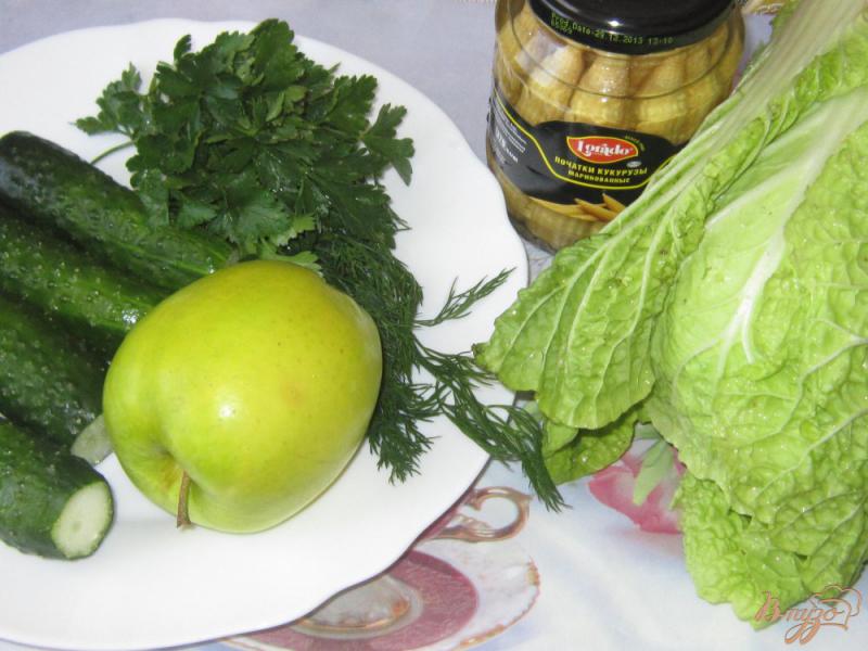Фото приготовление рецепта: Салат «Зеленый» с маринованной кукурузой шаг №1