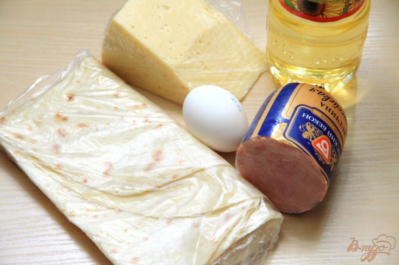 Фото приготовление рецепта: Конвертики из лаваша с ветчиной и сыром шаг №1