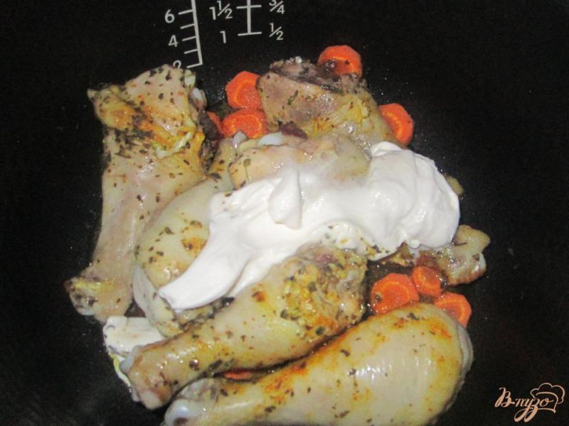 Фото приготовление рецепта: Куриные голени тушеные в мультиварке шаг №3