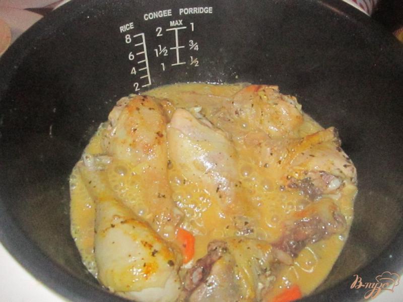 Фото приготовление рецепта: Куриные голени тушеные в мультиварке шаг №4