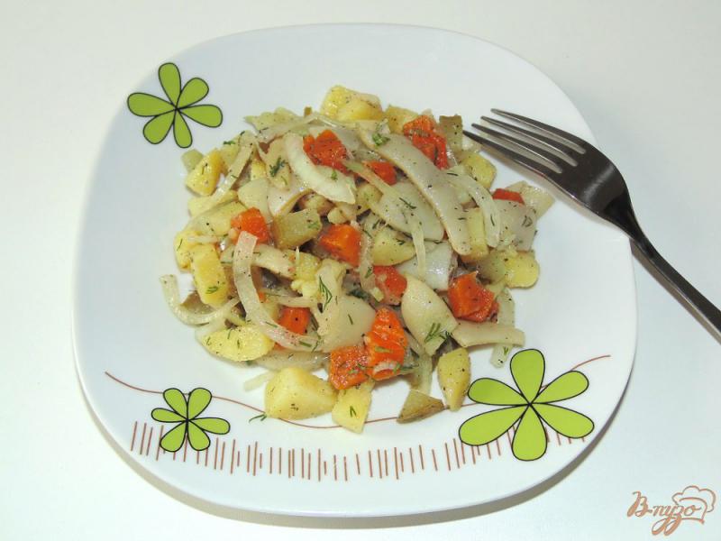 Фото приготовление рецепта: Бюджетный салат со стручковой фасолью шаг №7