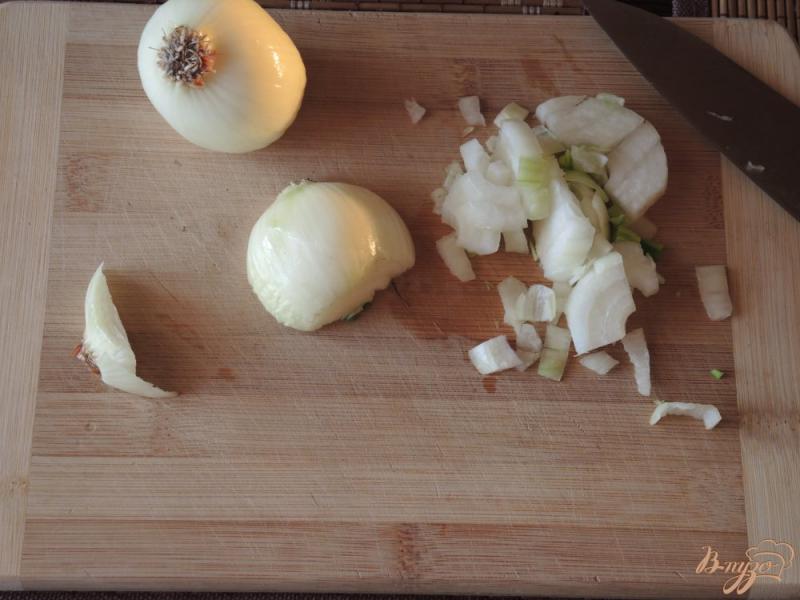 Фото приготовление рецепта: Сырный суп с овощами шаг №1