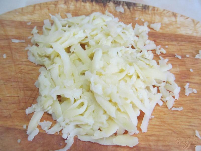 Фото приготовление рецепта: Салат со шпротами шаг №1