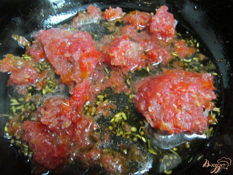 Фото приготовление рецепта: Мясные оладьи под соусом чатни шаг №4