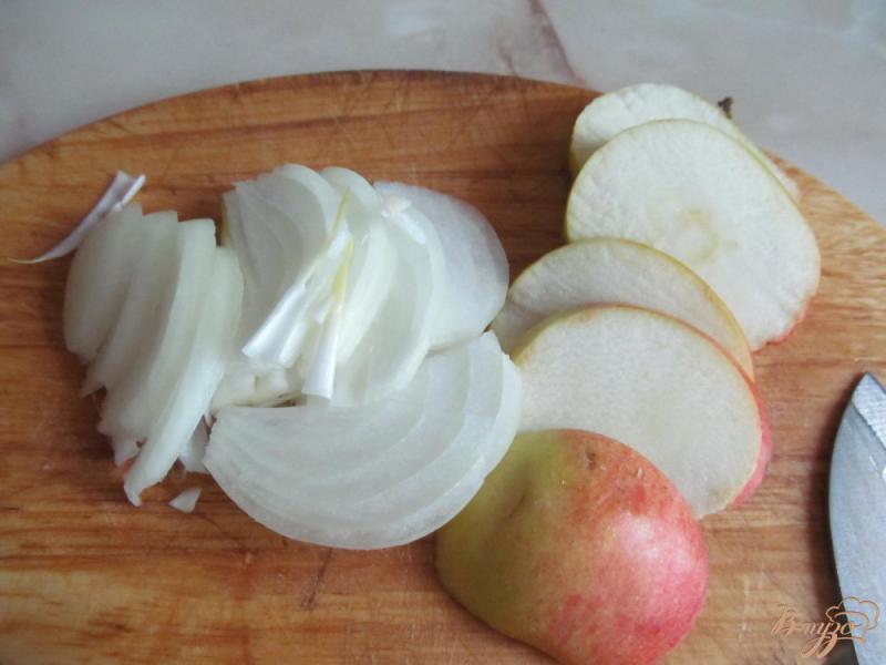 Фото приготовление рецепта: Свиная отбивная под яблочно-луковым соусом шаг №2