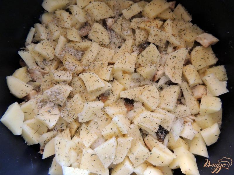 Фото приготовление рецепта: Густой суп с картофелем и фасолью в мультиварке шаг №7