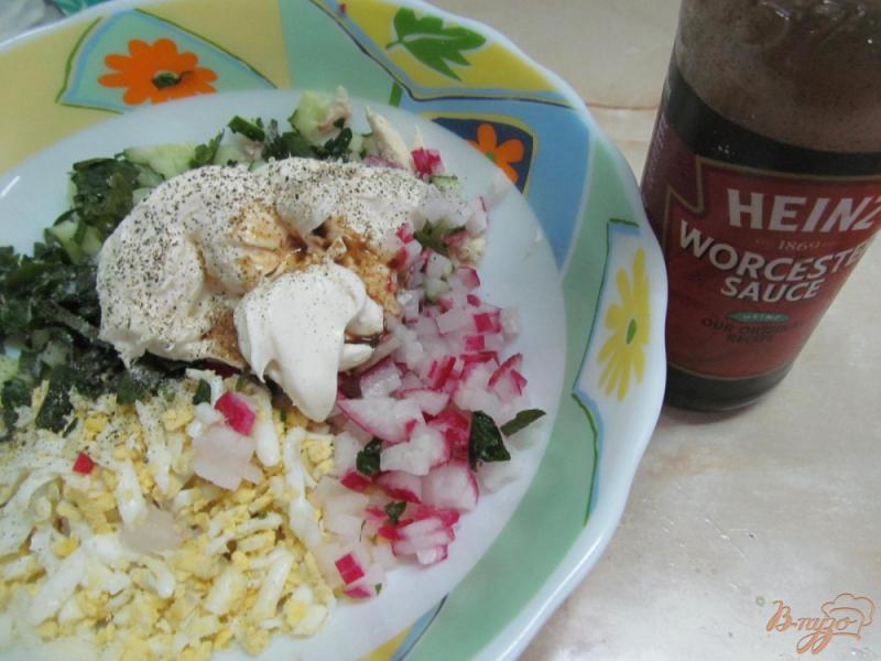 Фото приготовление рецепта: Салат из курицы с рисом и овощами шаг №4