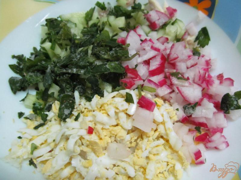 Фото приготовление рецепта: Салат из курицы с рисом и овощами шаг №3