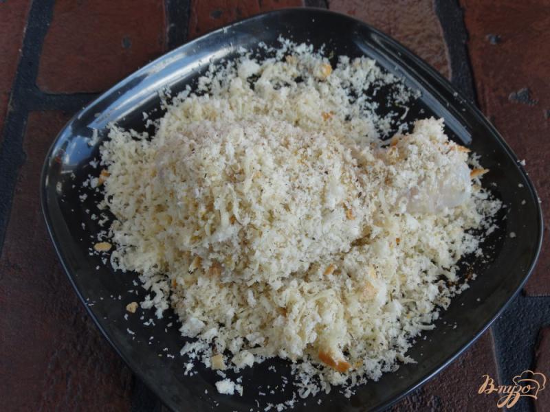 Фото приготовление рецепта: Куриные голени в хлебно-сырной панировке шаг №6