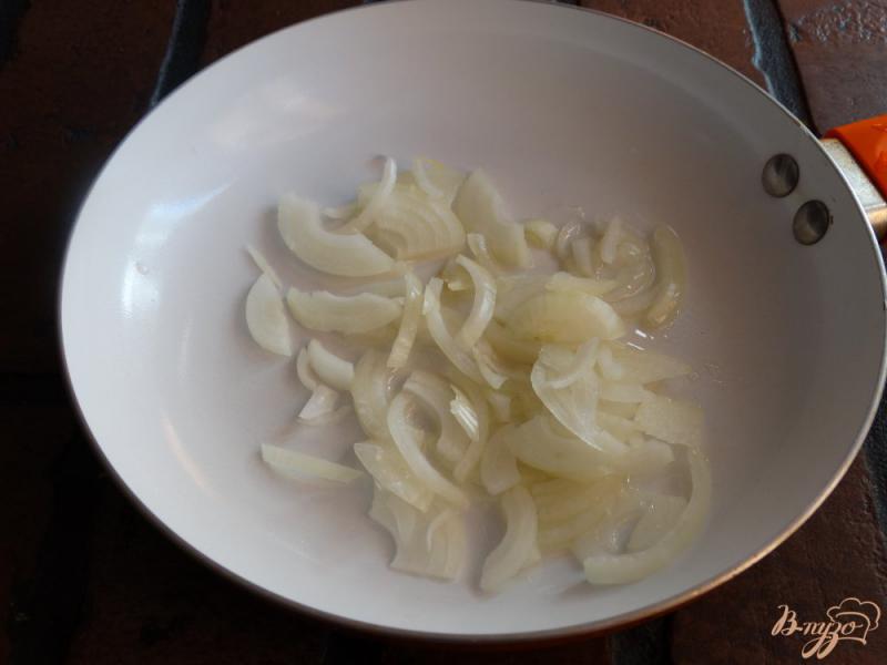 Фото приготовление рецепта: Салат с нутом и сыром шаг №3