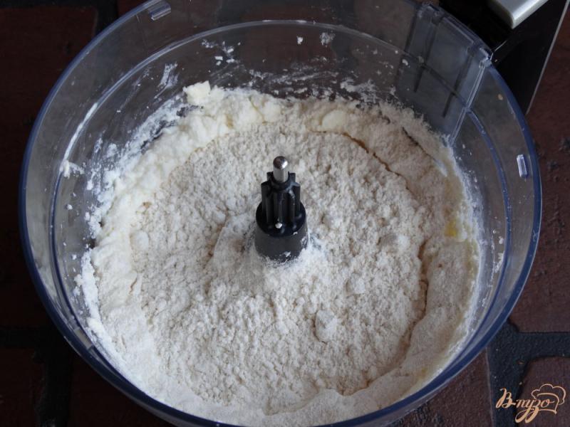 Фото приготовление рецепта: Сладкое творожное тесто для пирогов шаг №2