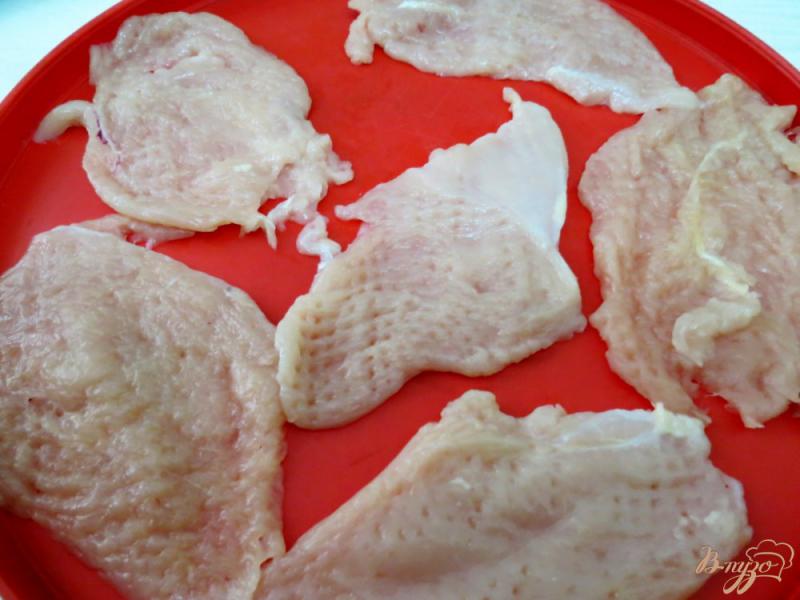 Фото приготовление рецепта: Куриные отбивные с сыром шаг №2