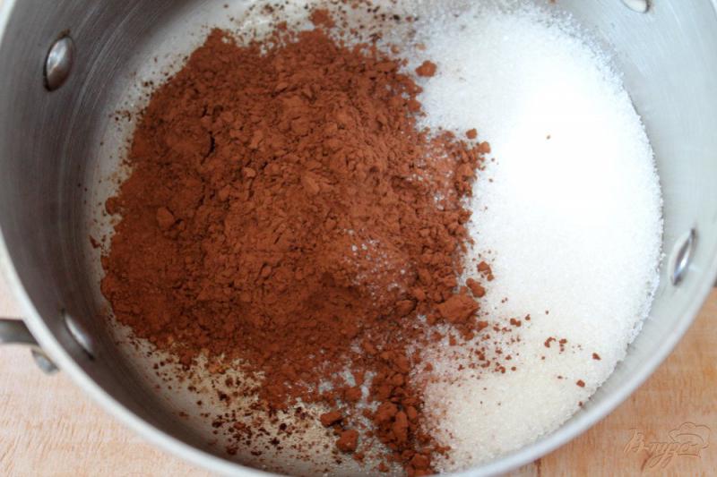 Фото приготовление рецепта: Теплый шоколад с вишней шаг №2