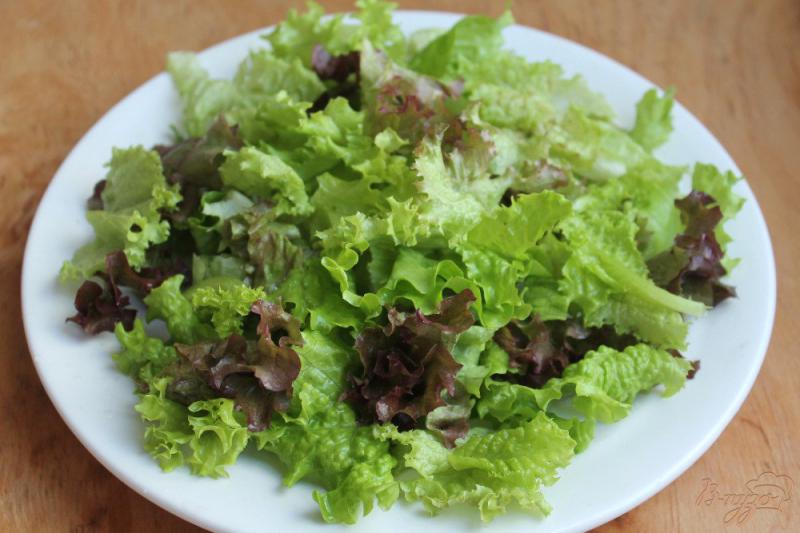 Фото приготовление рецепта: Зеленый салат с бужениной и перцем шаг №1
