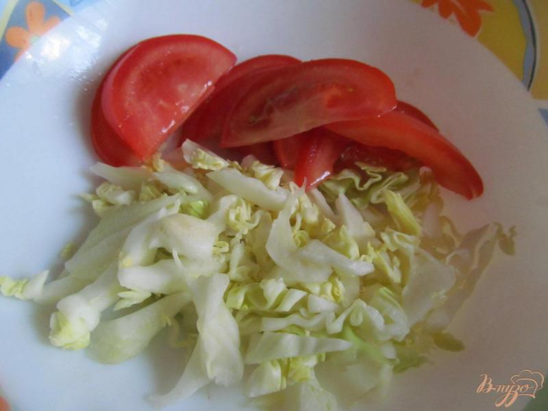 Фото приготовление рецепта: Салат овощной с сыром шаг №2