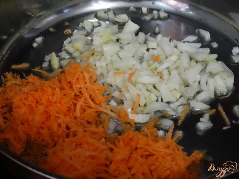 Фото приготовление рецепта: Рис с куриными голенями и томатами шаг №1