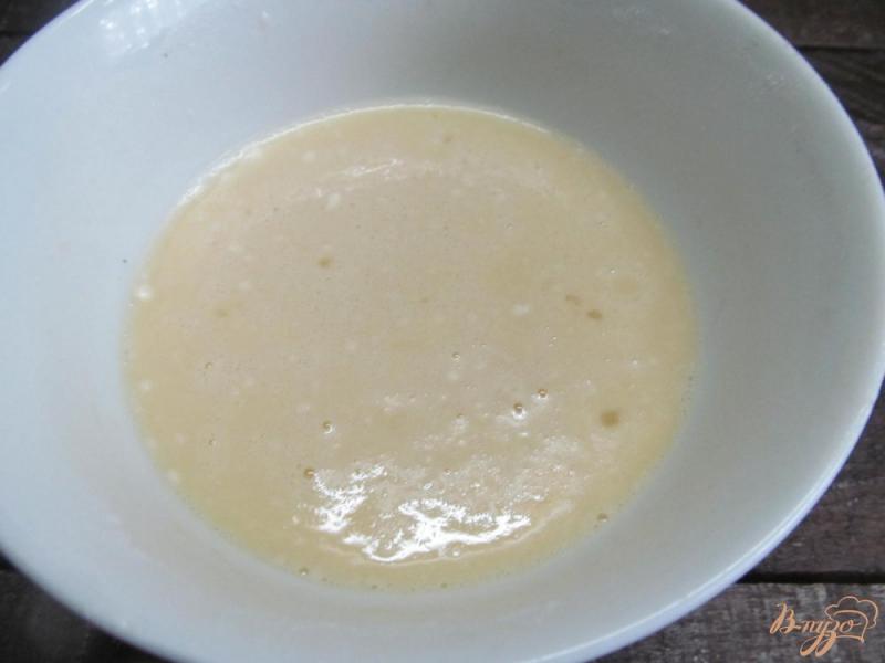 Фото приготовление рецепта: Блинчики фаршированные сыром и яблоком шаг №1