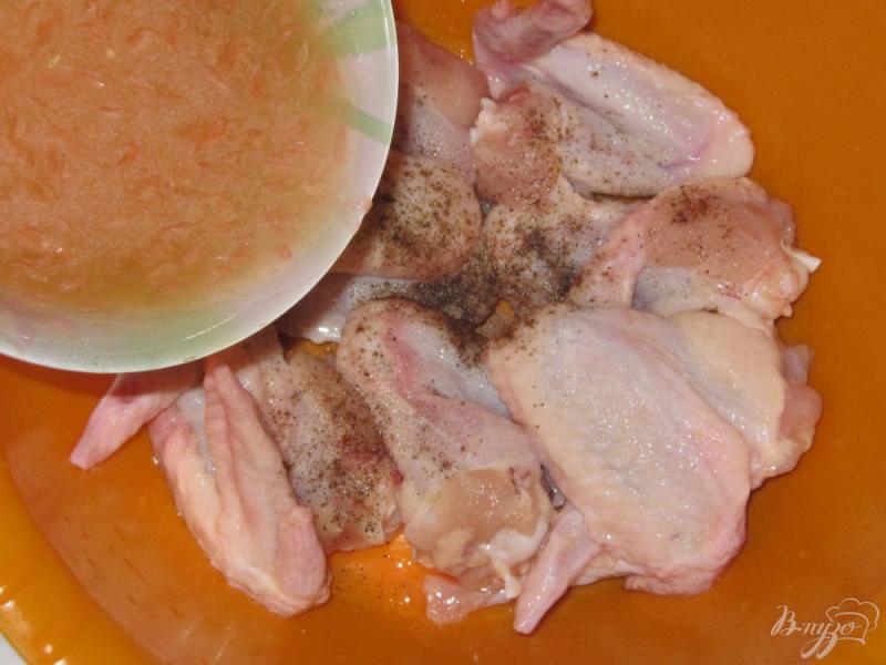 Фото приготовление рецепта: Крылышки в грейпфрутово-медовом маринаде шаг №3