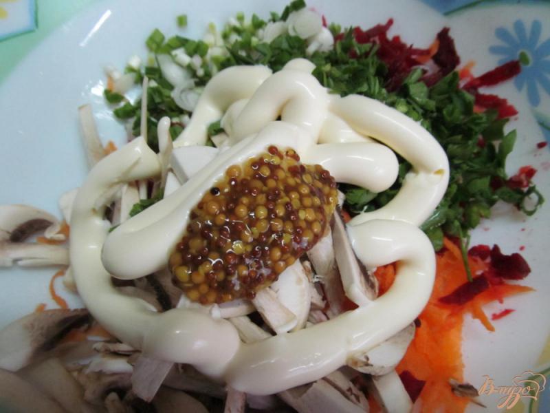 Фото приготовление рецепта: Овощной салат с грибами шаг №3