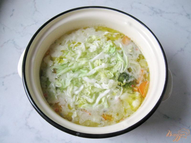 Фото приготовление рецепта: Овощной суп « Три капусты» шаг №4