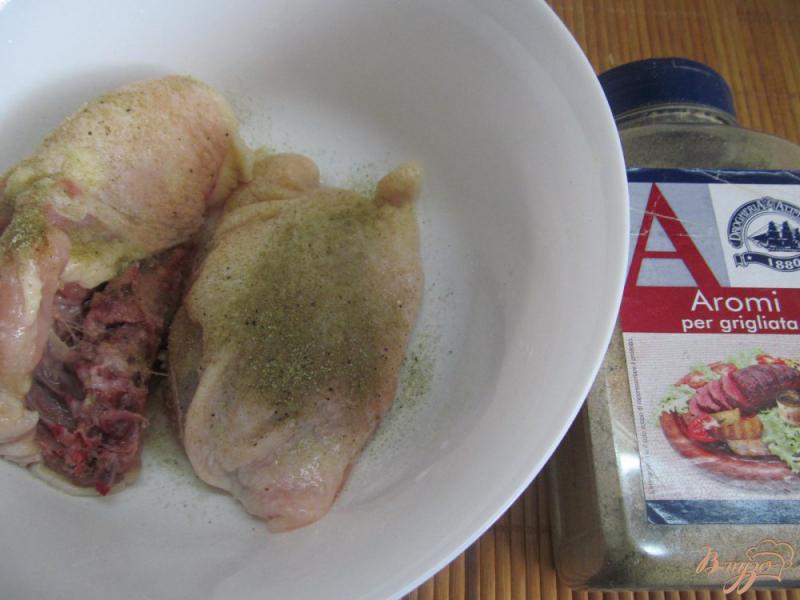 Фото приготовление рецепта: Куриные бедра с булгуром в мультиварке шаг №1