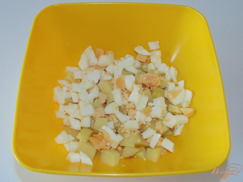Фото приготовление рецепта: Картофельный салат с сельдью шаг №5