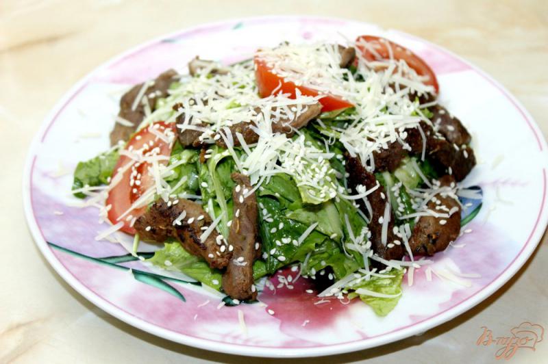 Фото приготовление рецепта: Фреш салат с утиной грудкой и пармезаном шаг №9