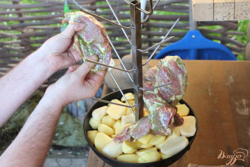 Фото приготовление рецепта: Свинина с картофелем приготовленные в тандыре шаг №5
