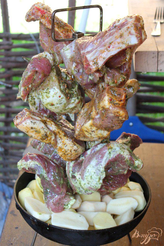 Фото приготовление рецепта: Свинина с картофелем приготовленные в тандыре шаг №6