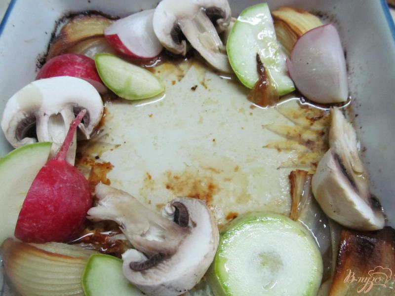 Фото приготовление рецепта: Запеченное куриное бедро с овощами шаг №2