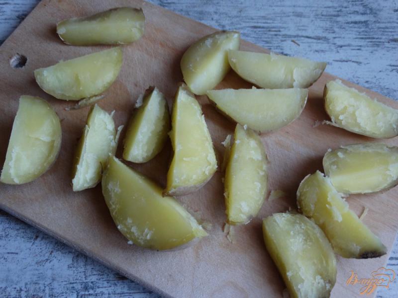 Фото приготовление рецепта: Печеный картофель с соусом из авокадо шаг №2