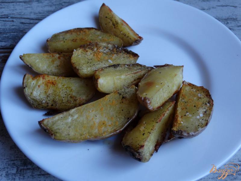 Фото приготовление рецепта: Печеный картофель с соусом из авокадо шаг №4