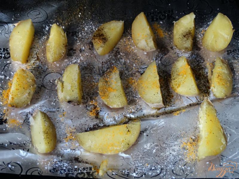 Фото приготовление рецепта: Печеный картофель с соусом из авокадо шаг №3
